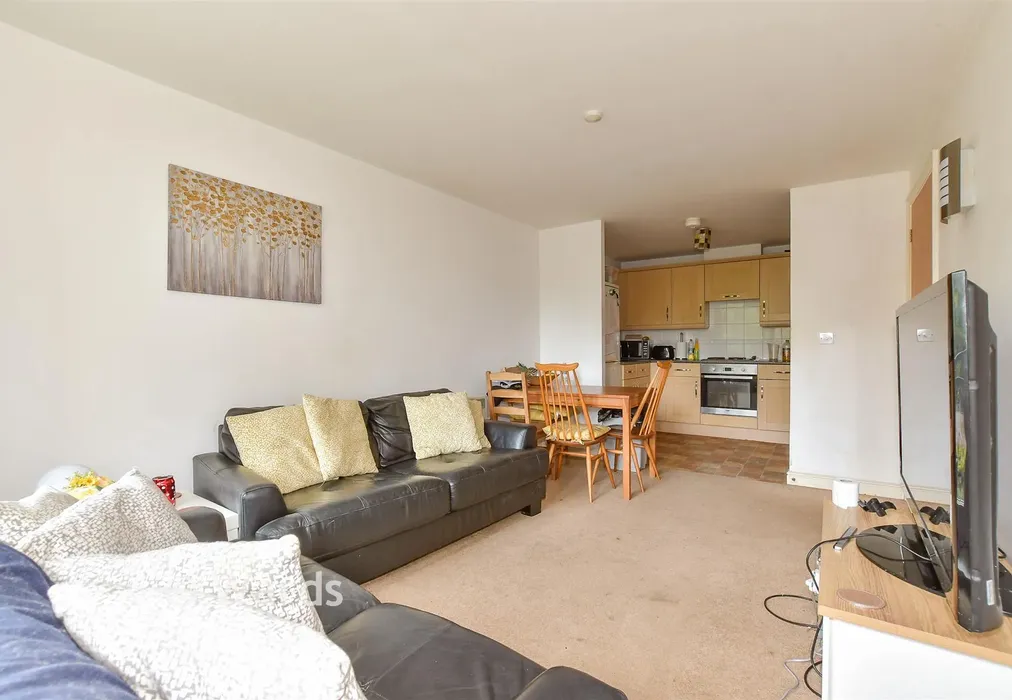 Lounge - Bingley Court, Canterbury, Kent - Wards of Kent