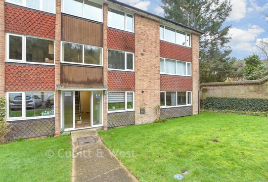 High Trees Close, Caterham, Surrey - Wards of Kent