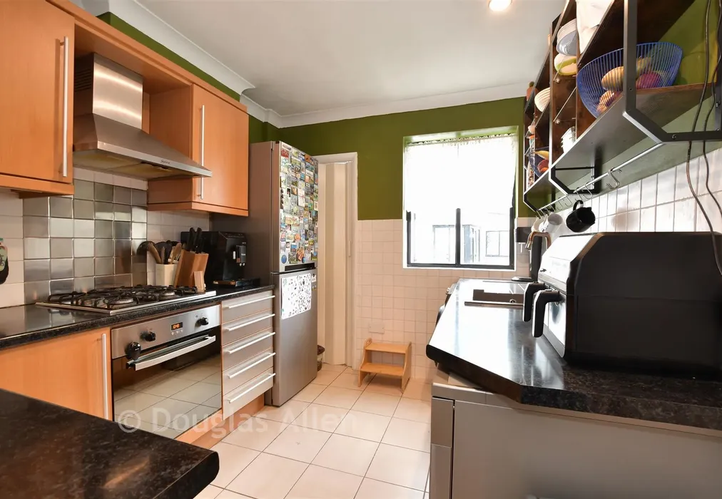 Kitchen - Forest Court, Wanstead, London - Wards of Kent