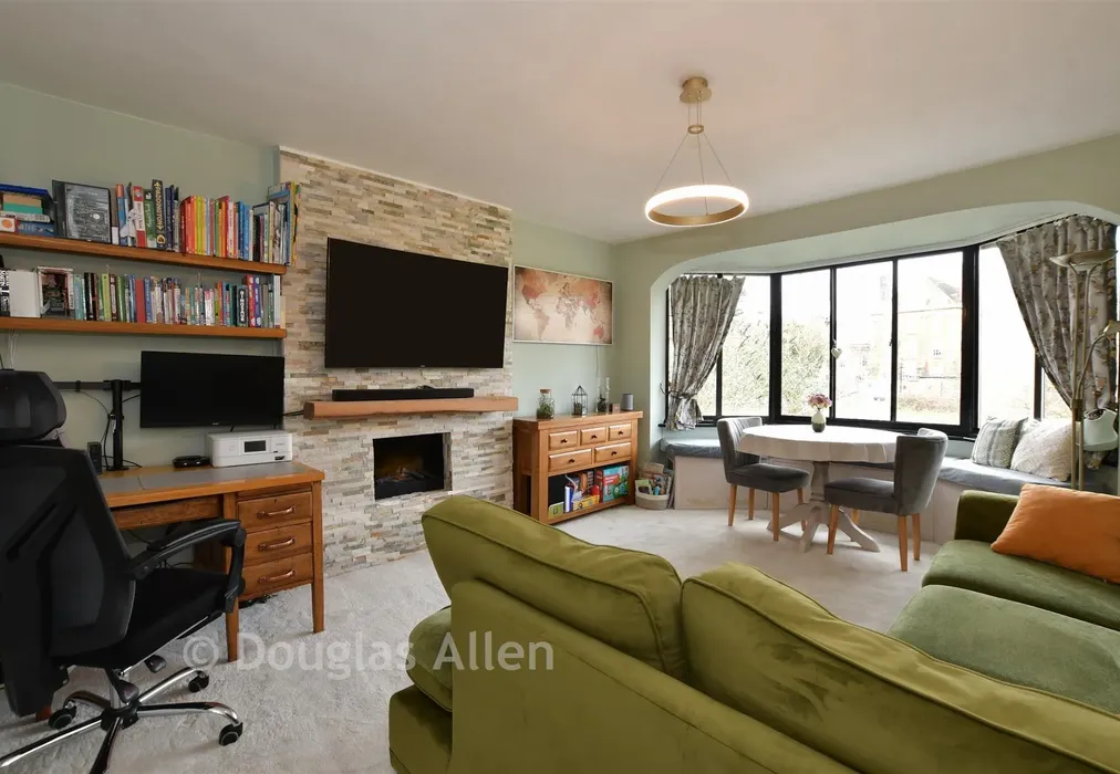 Lounge/Dining Room - Forest Court, Wanstead, London - Wards of Kent