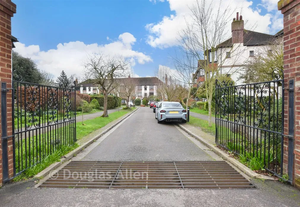 Street View - Forest Court, Wanstead, London - Wards of Kent