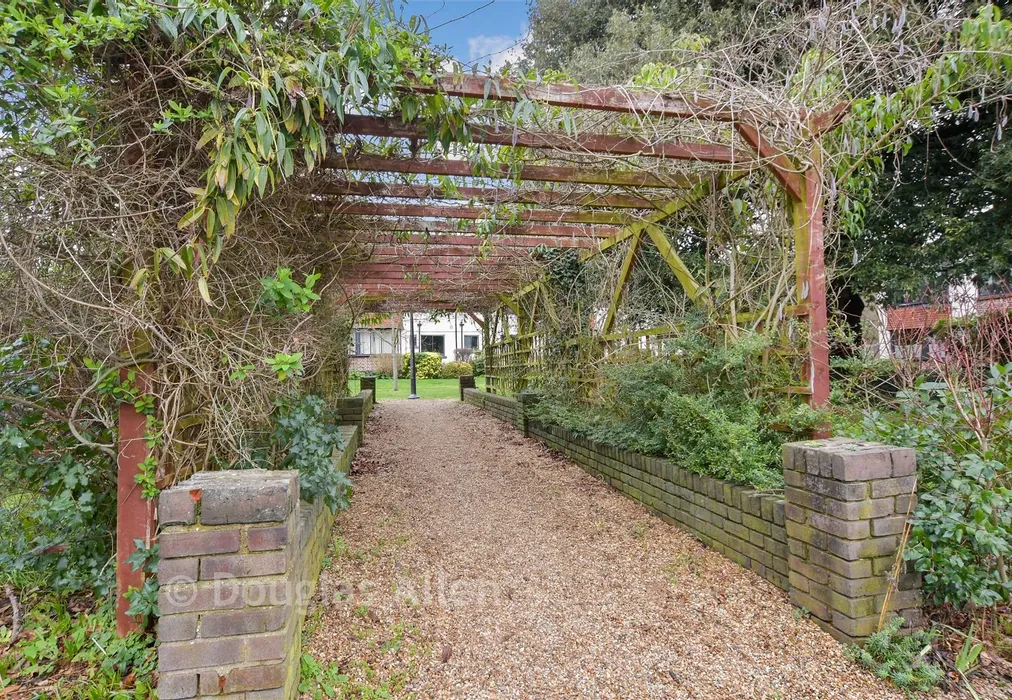 External Feature - Forest Court, Wanstead, London - Wards of Kent