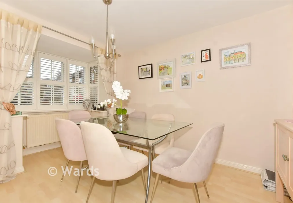 Dining Room - Manor Farm Close, Lympne, Kent - Wards of Kent