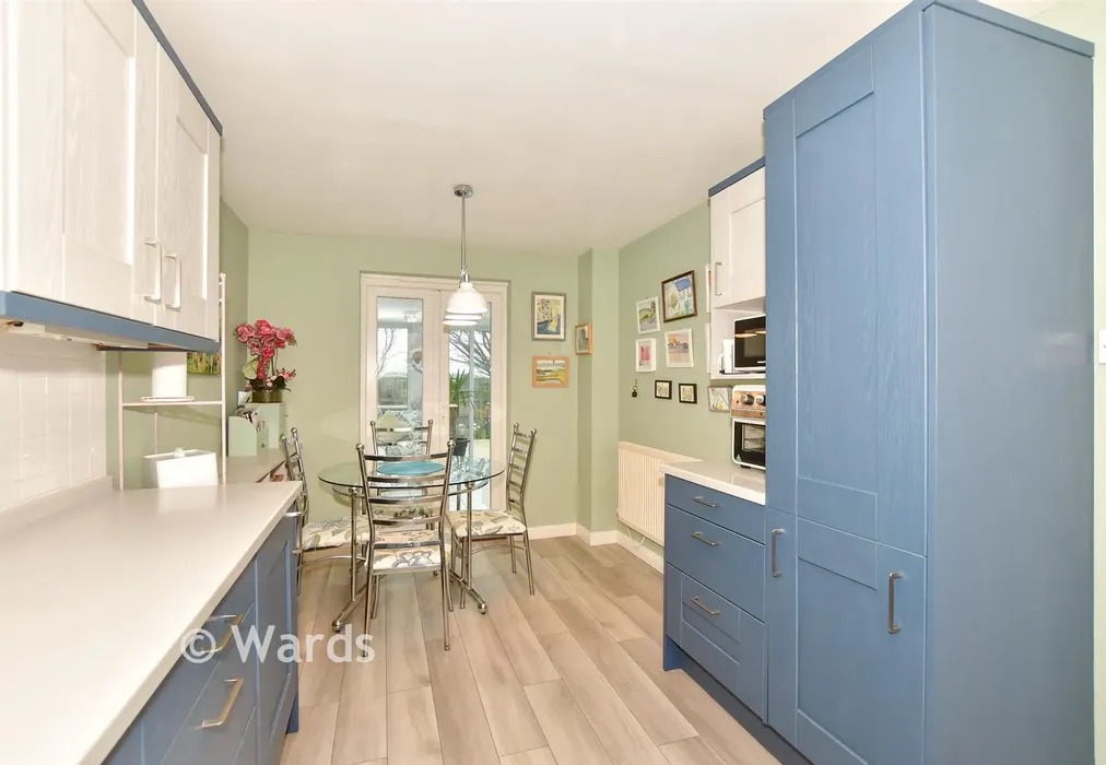 Kitchen/ Breakfast Room - Manor Farm Close, Lympne, Kent - Wards of Kent