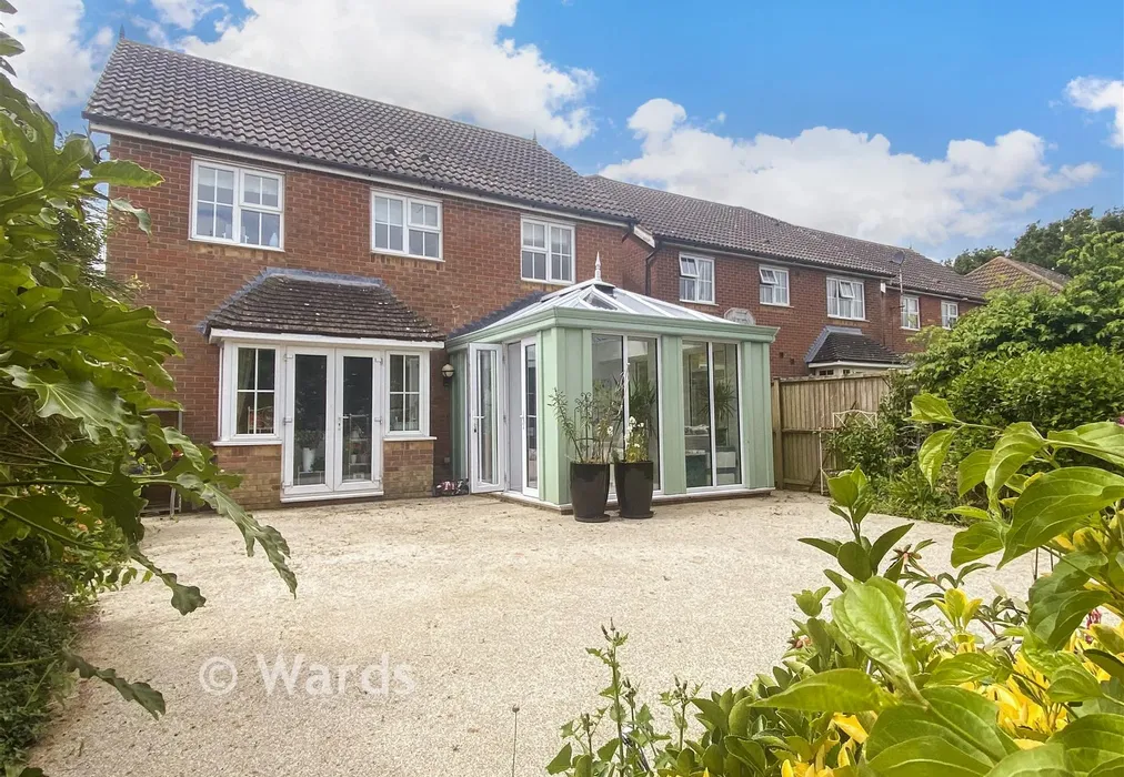 Garden - Manor Farm Close, Lympne, Kent - Wards of Kent
