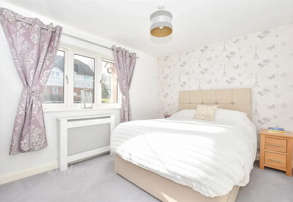 Bedroom 1 - Tovil Green Lane, Maidstone, Kent - Wards of Kent