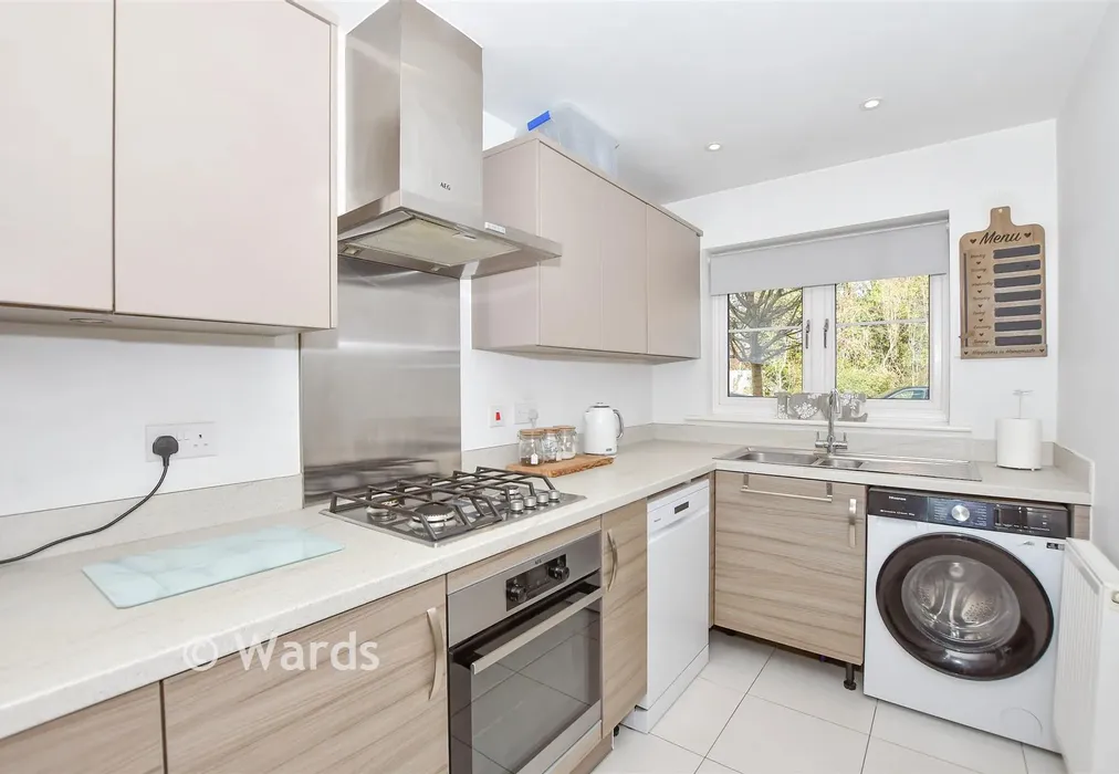 Kitchen - Tovil Green Lane, Maidstone, Kent - Wards of Kent