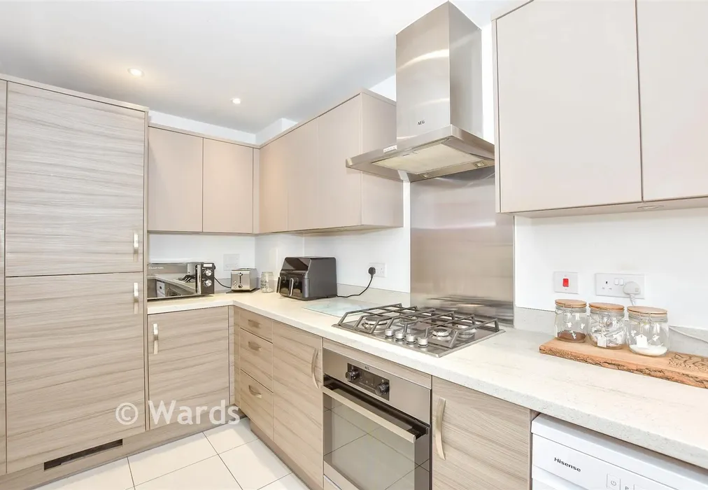 Kitchen - Tovil Green Lane, Maidstone, Kent - Wards of Kent