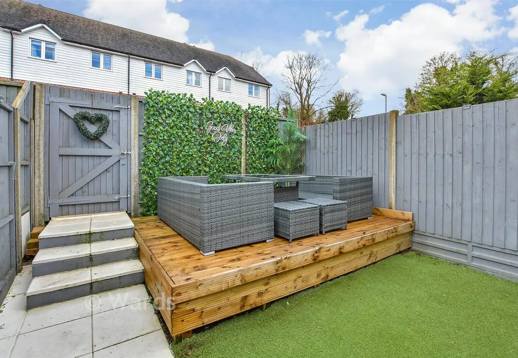 Rear Garden - Tovil Green Lane, Maidstone, Kent - Wards of Kent