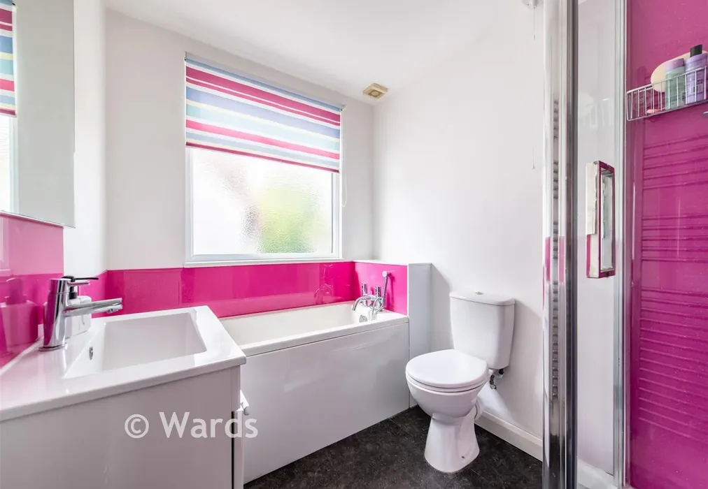 Bathroom - Pump Lane, Rainham, Gillingham, Kent - Wards of Kent