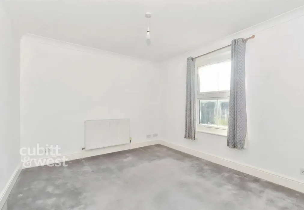 bed - Victoria Road Cranleigh GU6 - Wards of Kent