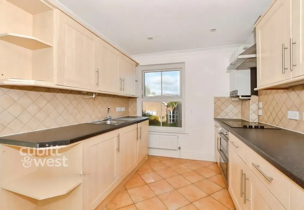 kichen - Victoria Road Cranleigh GU6 - Wards of Kent