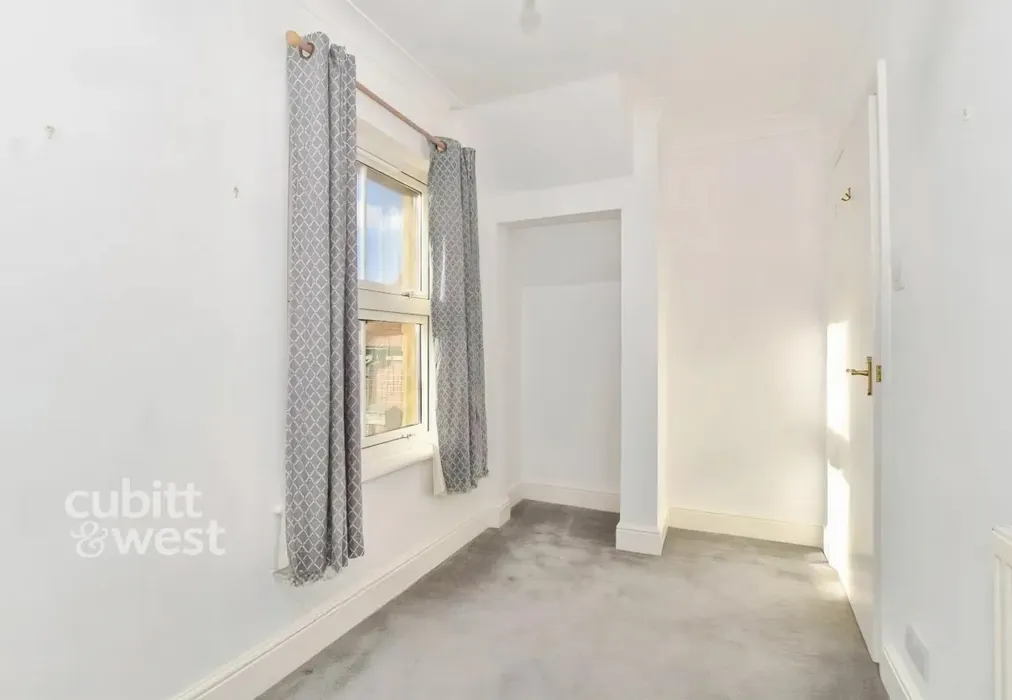 bed - Victoria Road Cranleigh GU6 - Wards of Kent