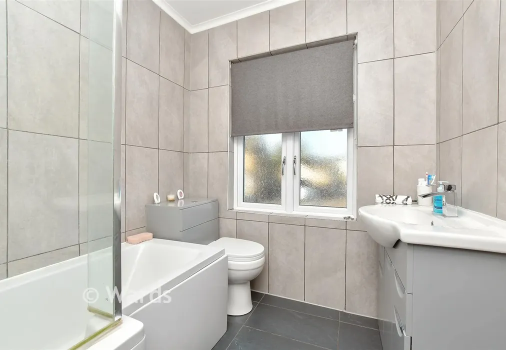 Bathroom - Chalkwell Road, Sittingbourne, Kent - Wards of Kent