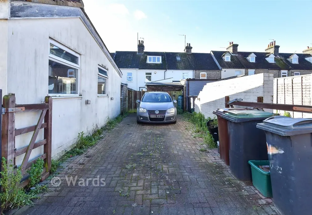 Driveway/Parking :: - Portland Place, Snodland, Kent - Wards of Kent