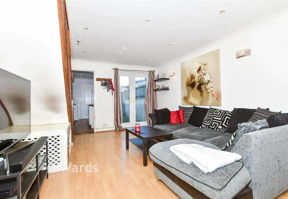 Lounge - Portland Place, Snodland, Kent - Wards of Kent