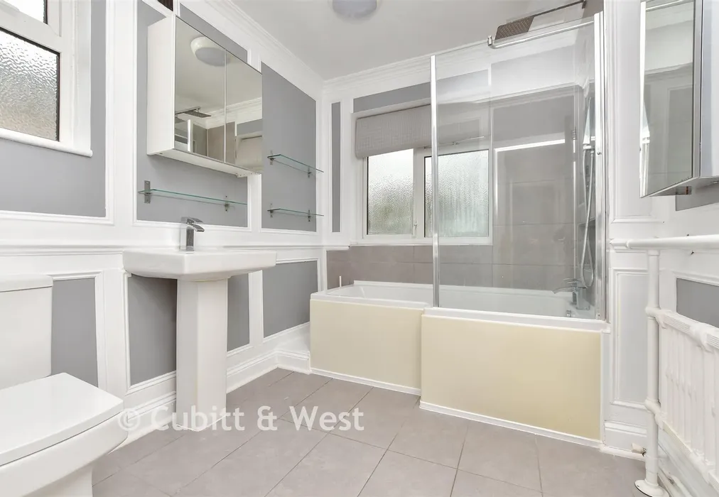 Bathroom - Hindhead Way, Wallington, Surrey - Wards of Kent