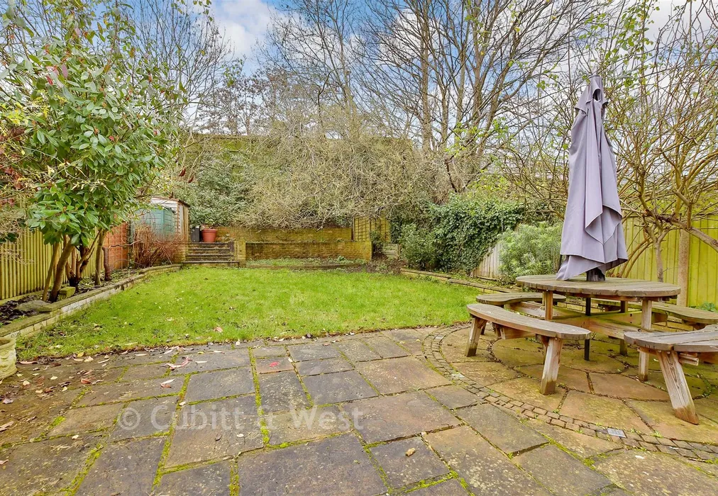 Rear Garden - Hindhead Way, Wallington, Surrey - Wards of Kent