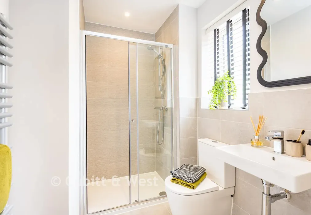 En-Suite - Pearmain Place, Claygate Road, Crowborough, East Sussex - Wards of Kent