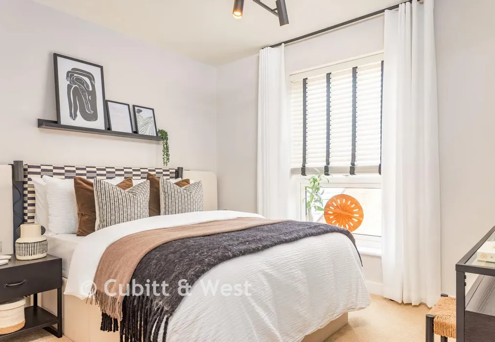 Bedroom - Pearmain Place, Claygate Road, Crowborough, East Sussex - Wards of Kent