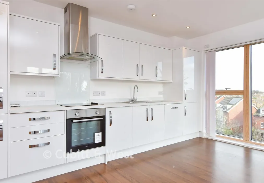 Kitchen/ Lounge - The Causeway, Goring-By-Sea, Worthing, West Sussex - Wards of Kent