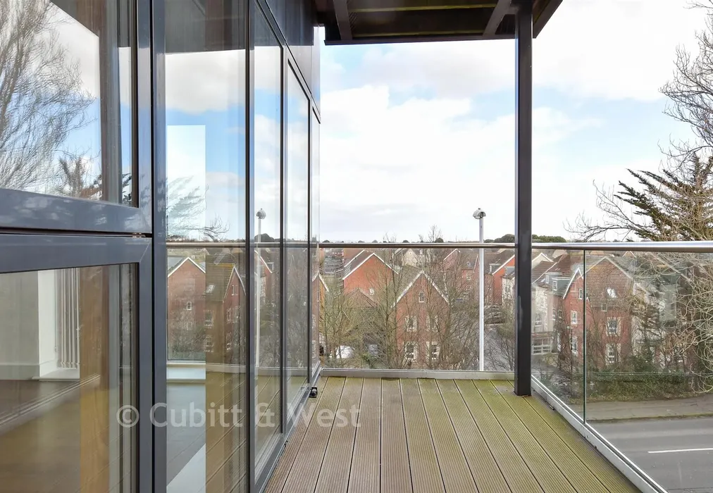 Balcony - The Causeway, Goring-By-Sea, Worthing, West Sussex - Wards of Kent