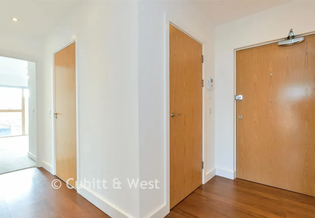 Entrance Hall - The Causeway, Goring-By-Sea, Worthing, West Sussex - Wards of Kent