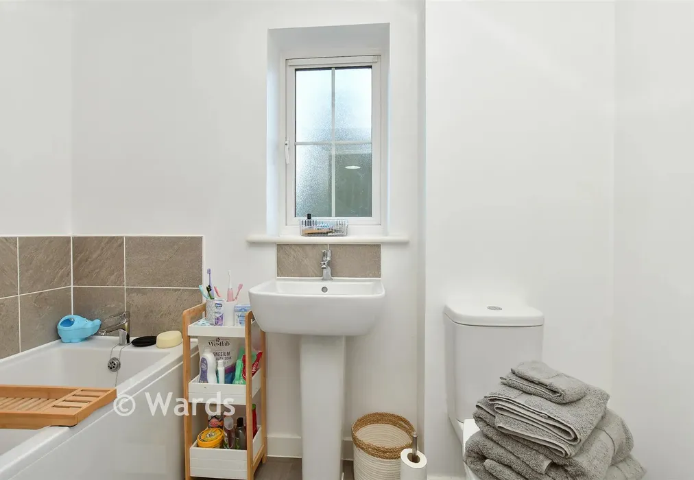 Bathroom - Hop Garden Crescent, Newington, Kent - Wards of Kent
