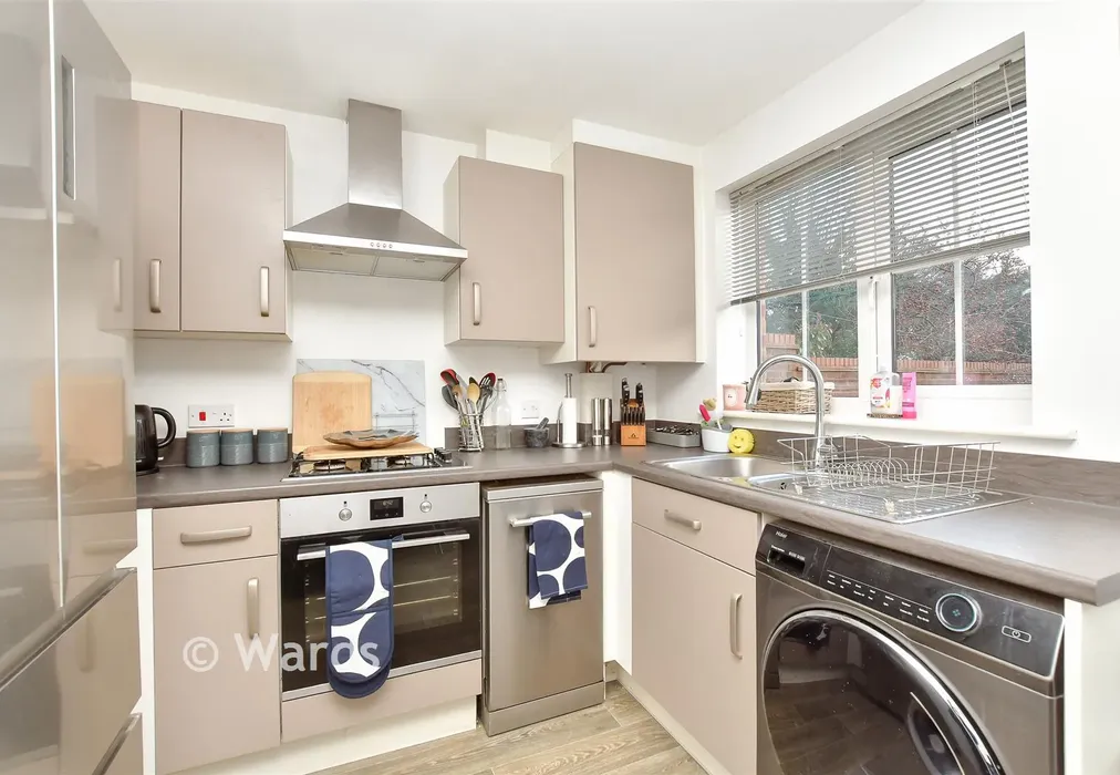 Kitchen/Diner - Hop Garden Crescent, Newington, Kent - Wards of Kent