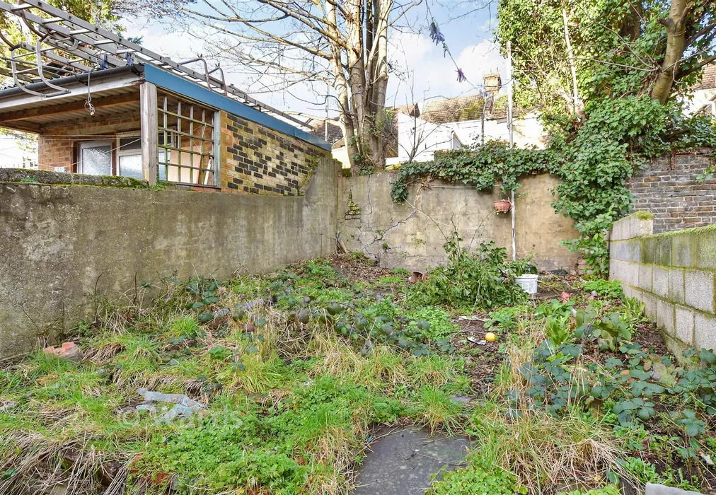 Rear Garden - Luton Road, Chatham, Kent - Wards of Kent
