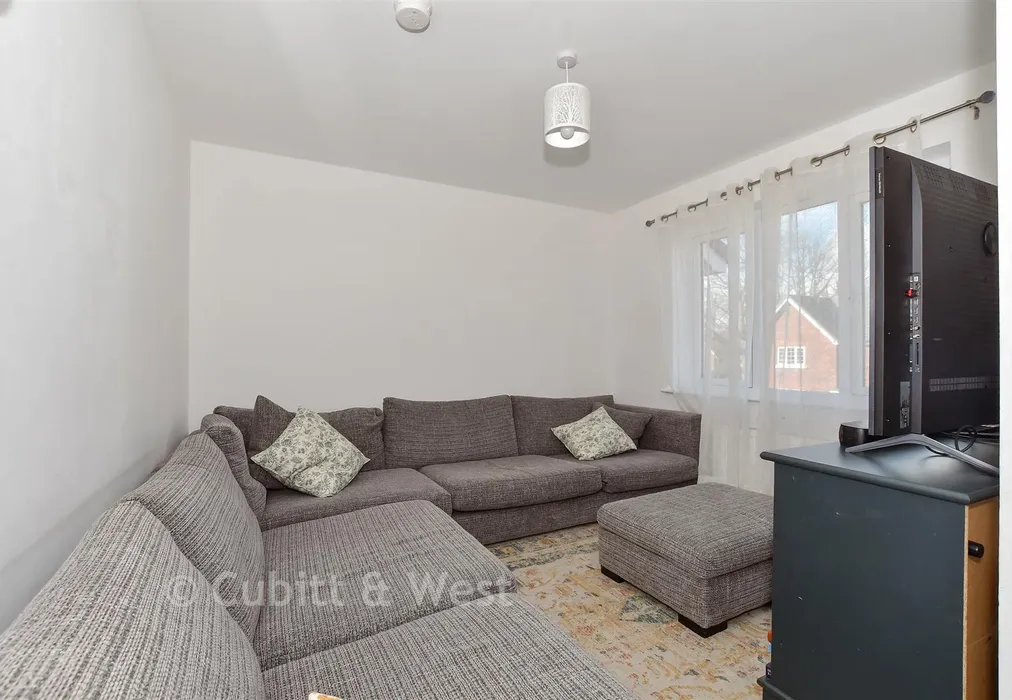 Lounge - Valley Drive, Forge Wood, Crawley, West Sussex - Wards of Kent