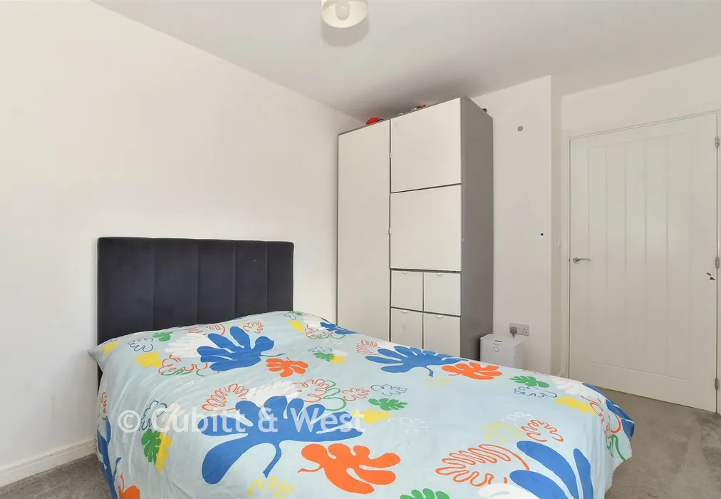 Bedroom 2 - Valley Drive, Forge Wood, Crawley, West Sussex - Wards of Kent