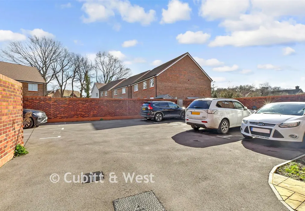 Driveway/Parking - Valley Drive, Forge Wood, Crawley, West Sussex - Wards of Kent