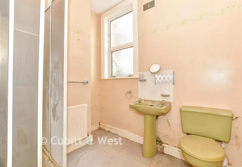 Shower Room - Oriel Road, North End, Portsmouth, Hampshire - Wards of Kent