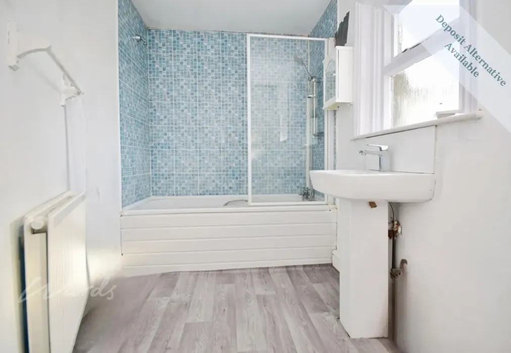 Bathroom - Canterbury Road Kent CT19 - Wards of Kent