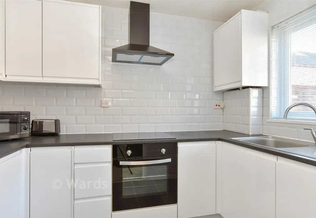 Kitchen - Harvel Avenue, Strood, Rochester, Kent - Wards of Kent