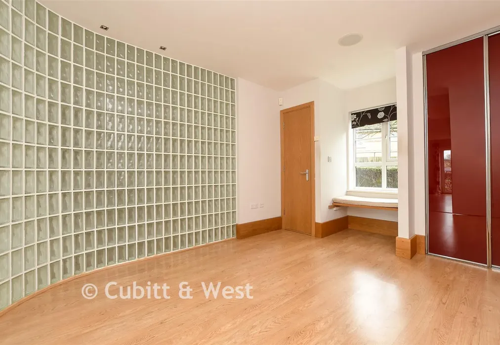 Bedroom - Coldstream Road, Caterham, Surrey - Wards of Kent
