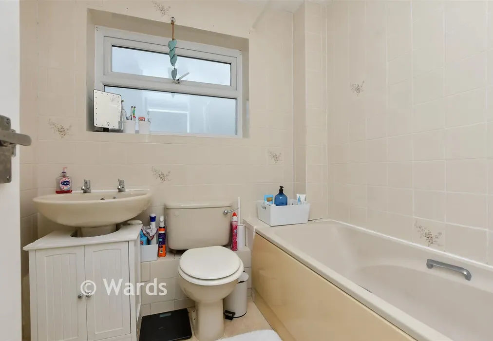 Bathroom - Lindridge Close, Herne Bay, Kent - Wards of Kent