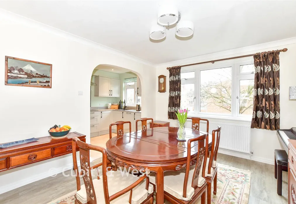Dining Area - Chadderton Gardens, Portsmouth, Hampshire - Wards of Kent