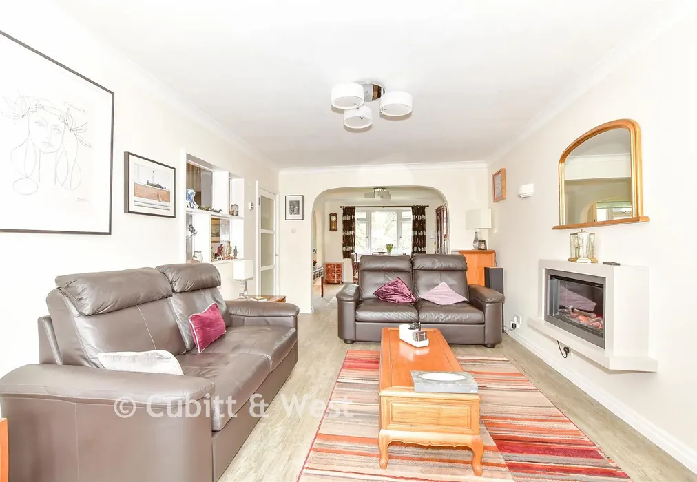 Lounge - Chadderton Gardens, Portsmouth, Hampshire - Wards of Kent