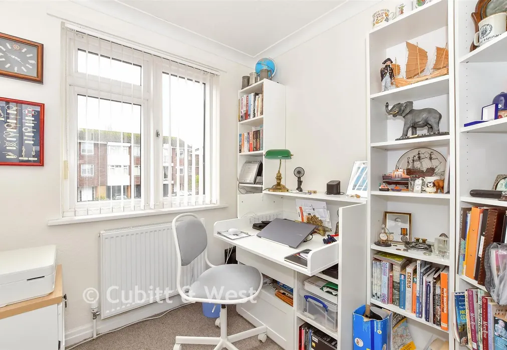 Bedroom 4 - Chadderton Gardens, Portsmouth, Hampshire - Wards of Kent