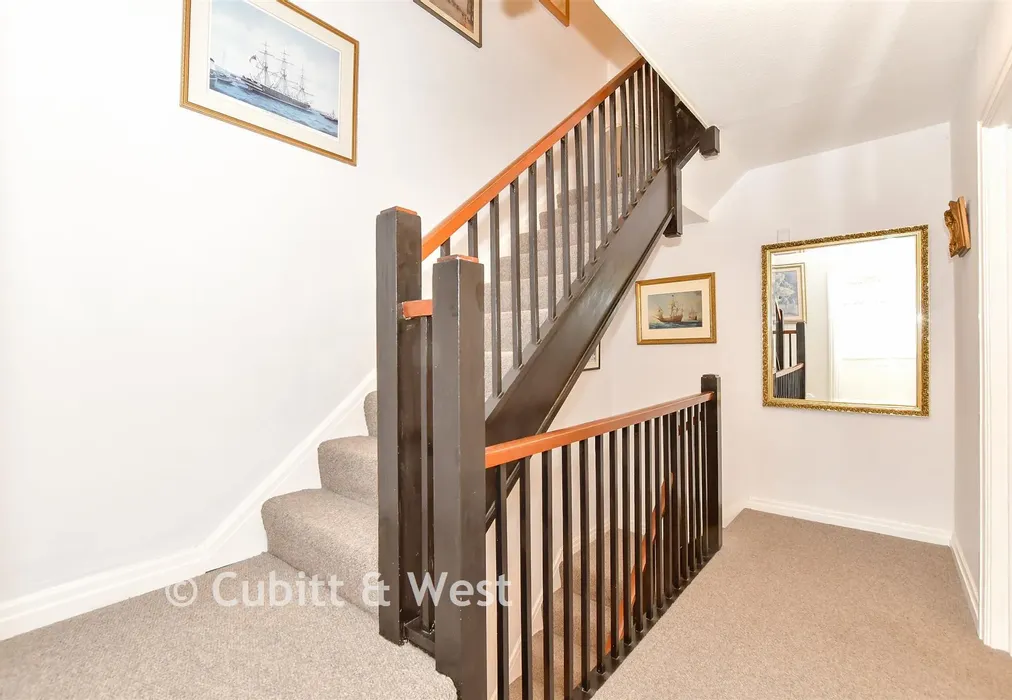 Internal Lifestyle Photograph - Chadderton Gardens, Portsmouth, Hampshire - Wards of Kent