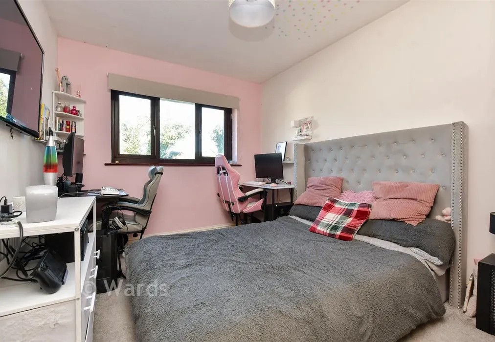 Bedroom 1 - Livingstone Road, Broadstairs, Kent - Wards of Kent