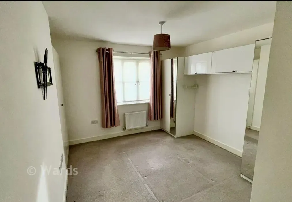 Bedroom 1 - Carpenters Close, Barming, Maidstone, Kent - Wards of Kent