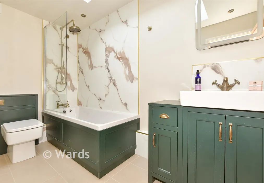 Bathroom - The Street, Molash, Canterbury, Kent - Wards of Kent