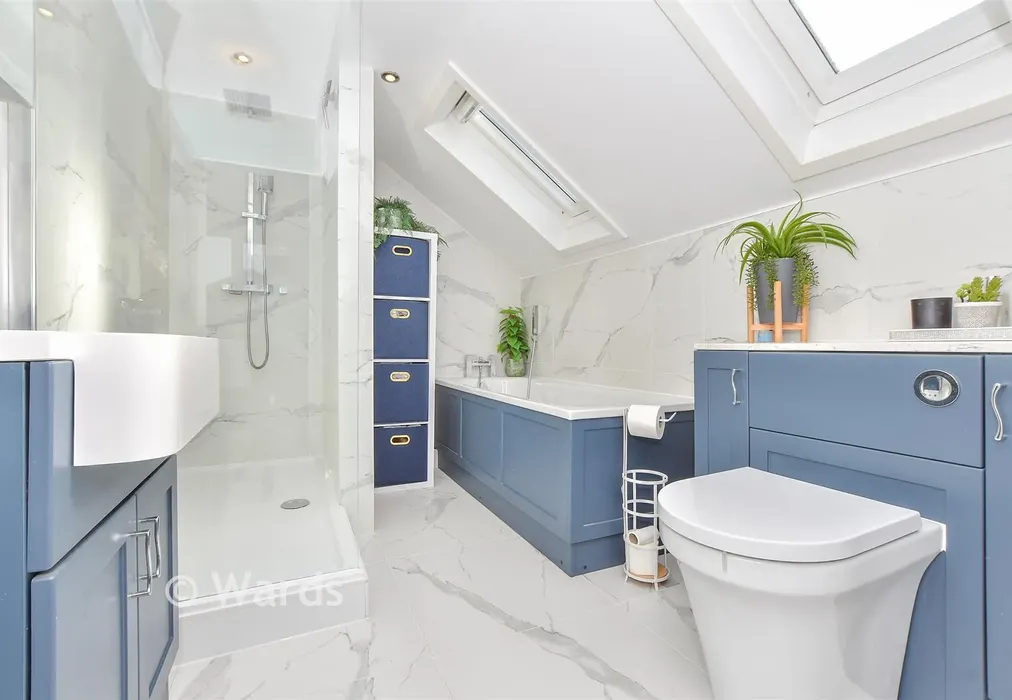Bathroom - Warrington Road, Paddock Wood, Tonbridge, Kent - Wards of Kent