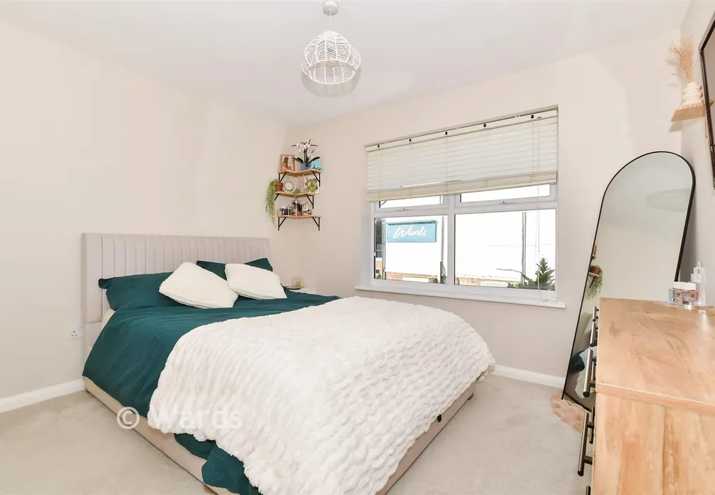 Bedroom 1 - London Road, Larkfield, Aylesford, Kent - Wards of Kent