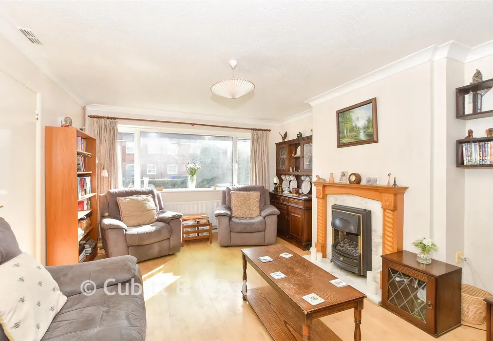 Lounge - New Road, Ridgewood, Uckfield, East Sussex - Wards of Kent