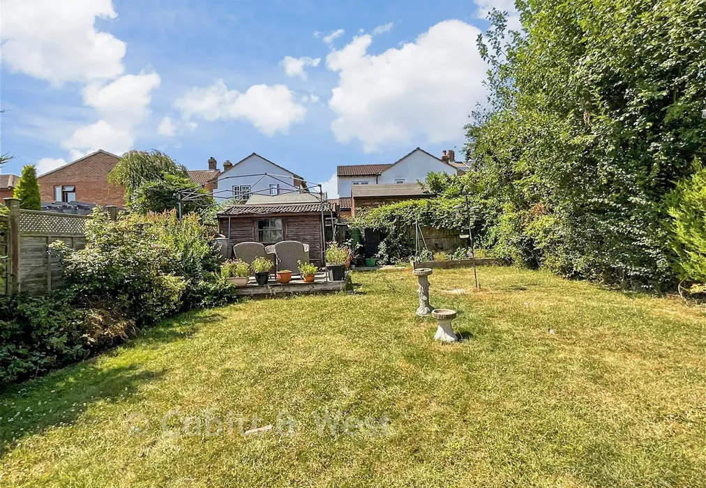 Rear Garden - New Road, Ridgewood, Uckfield, East Sussex - Wards of Kent