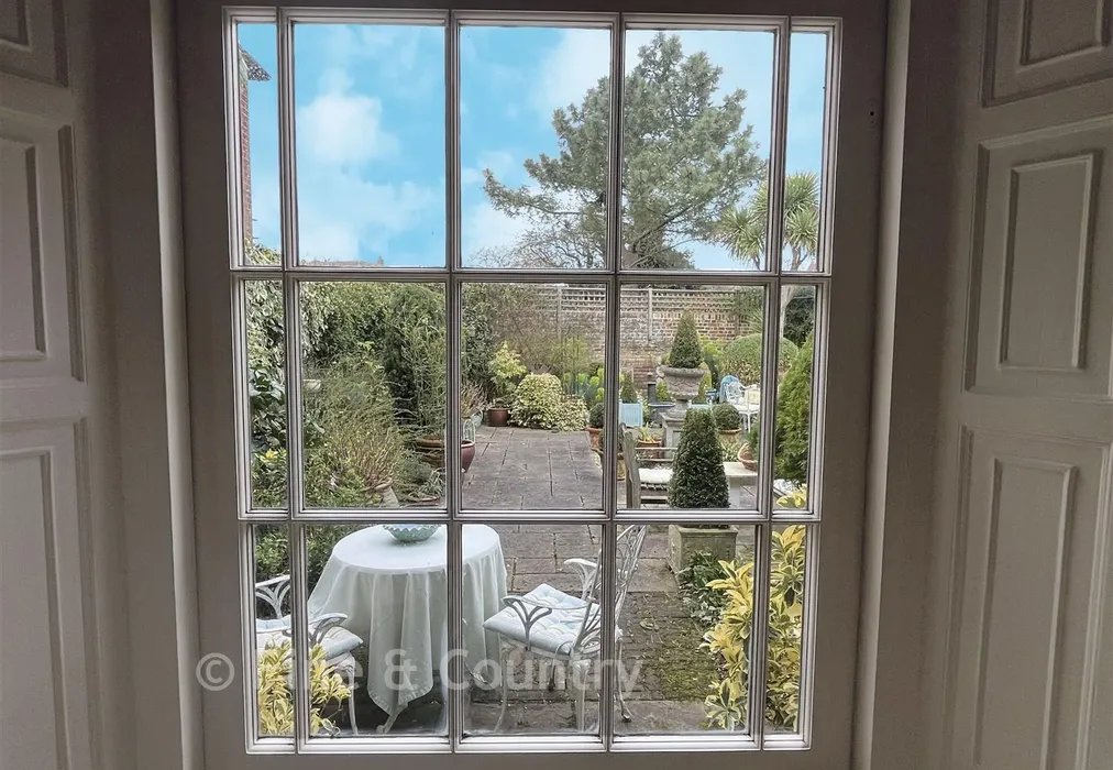 Garden View - The Street, Ash, Canterbury, Kent - Wards of Kent